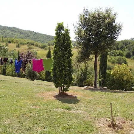 Sleeps 6 With Pool Lajatico