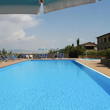 Appartement Sleeps 6 With Pool Lajatico