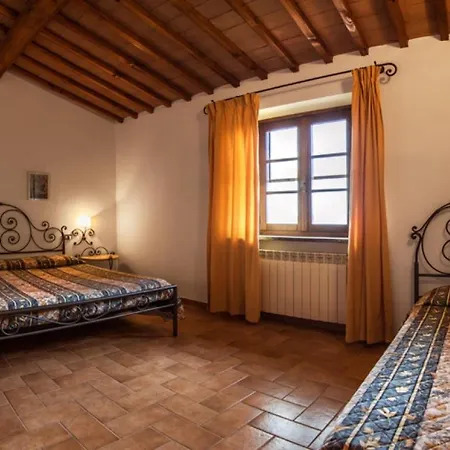Sleeps 6 With Pool