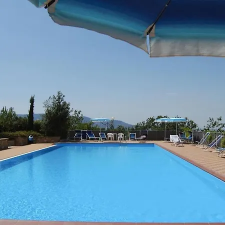 Sleeps 6 With Pool Appartement *